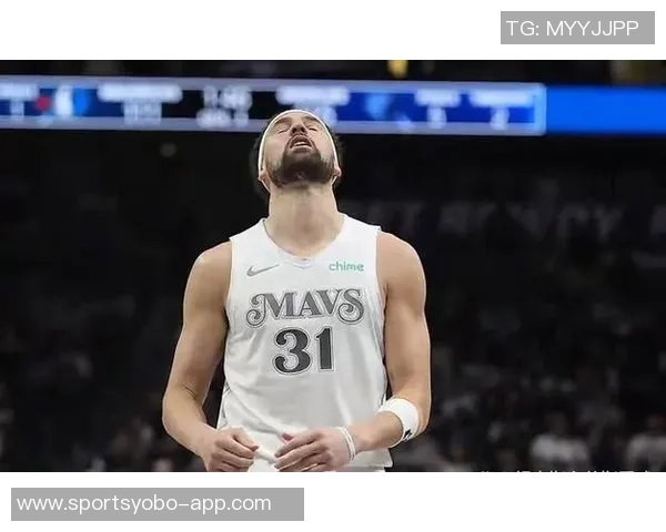 克莱状态低迷半场表现惨淡仅得3分4篮板1助攻