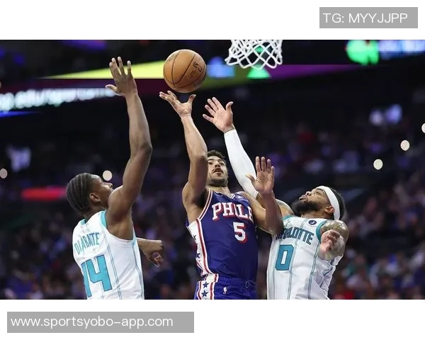 格莱姆斯表现起伏却助攻如潮第三节独得9分助球队追分